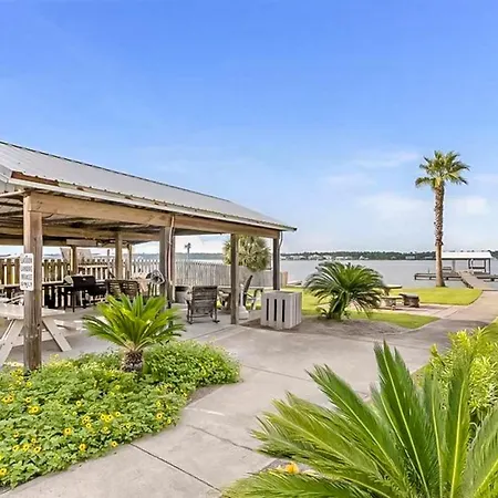 Lagoon Landing #302